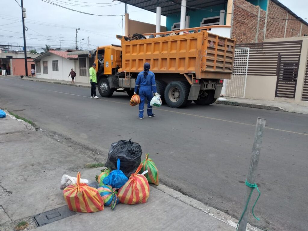 Manta paga deudas a los trabajadores