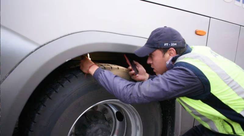 Llantas lisas no será motivo de detención